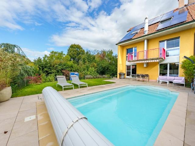 Prächtige Architektenvilla mit 7,5 Zimmern, beheiztem Schwimmbad und Jacuzzi, 5 Minuten von Payerne entfernt, Kopie