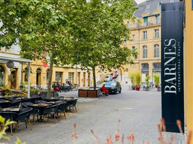 Prächtige Arkade von 26 m² zu mieten im Hyperzentrum von Neuchâtel