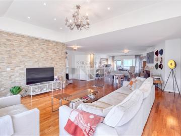Prächtige Doppelhaus Penthouse Wohnung in Malagnou