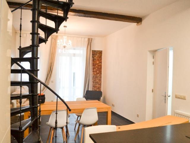 Prachtige duplex met 1slaapkamer te huur in Brussel