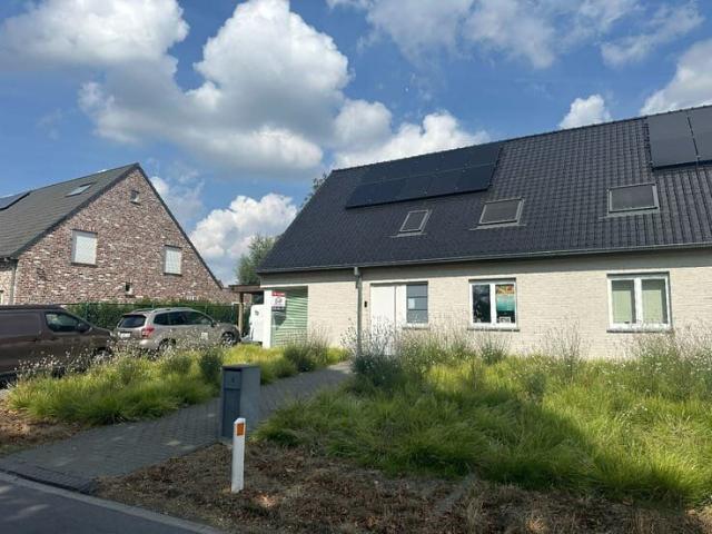 Prachtige energiezuinige nieuwbouwwoning, 3 slpk, bureel, m