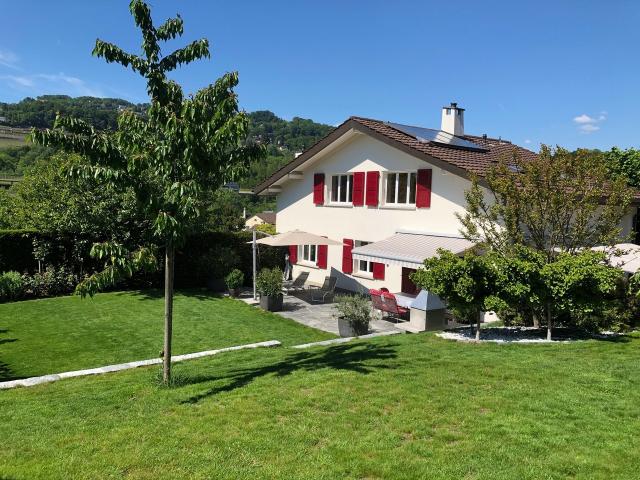 Wunderschöne Familienvilla mit aussergewöhnlichem Garten