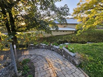 Prächtige freistehende Villa mit großem Garten