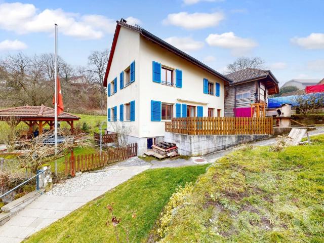 Prächtige, freistehende Villa mit niedrigen Kosten und idyllischer Lage