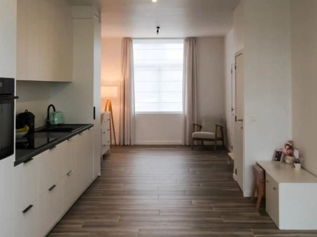 Prachtige halfopen bebouwing met 4 slaapkamers OORDEGEM