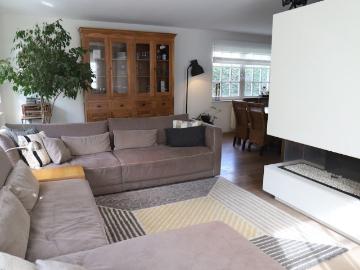 Prachtige halfopen bebouwing met 3 slaapkamers, garage en zuidgerichte tuin