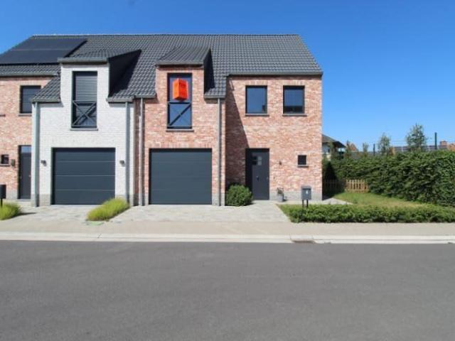 Prachtige halfopen woning in Handzame
