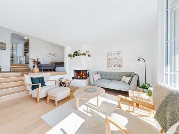 Prächtige, helle Familienvilla mit Seeblick
