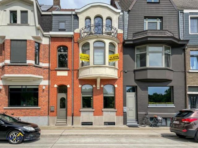 Prachtige herenwoning met 5 slpk en tuin nabij stadspark