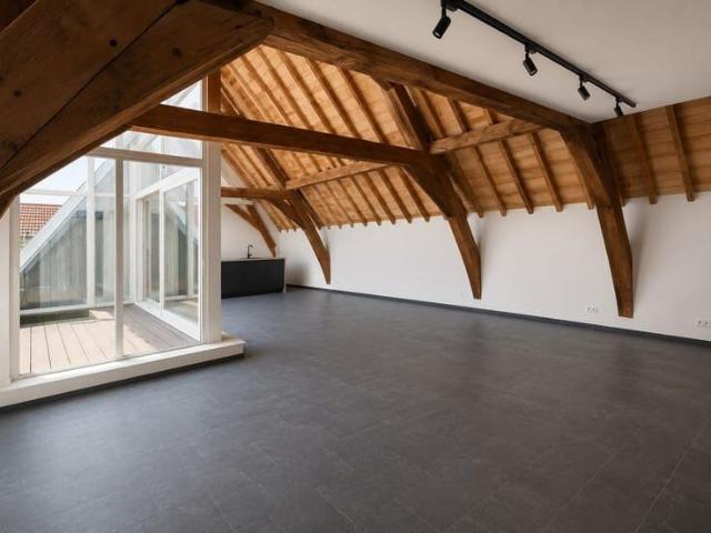 Prachtige loft met terras en 4 slaapkamers
