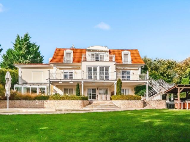 Exklusive klassische Villa mit Panoramablick in Klosterneuburg