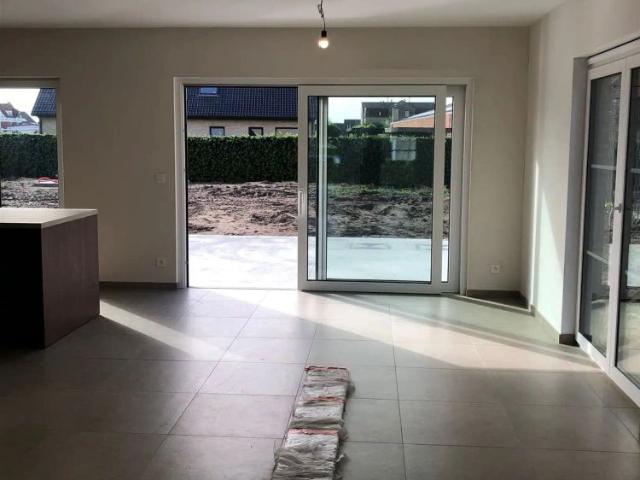 Prachtige nieuwbouw woning TE HUUR nabij centrum Lochristi