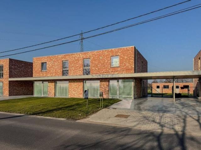 Prachtige nieuwbouwwoning met 3 slaapkamers, carport en tui