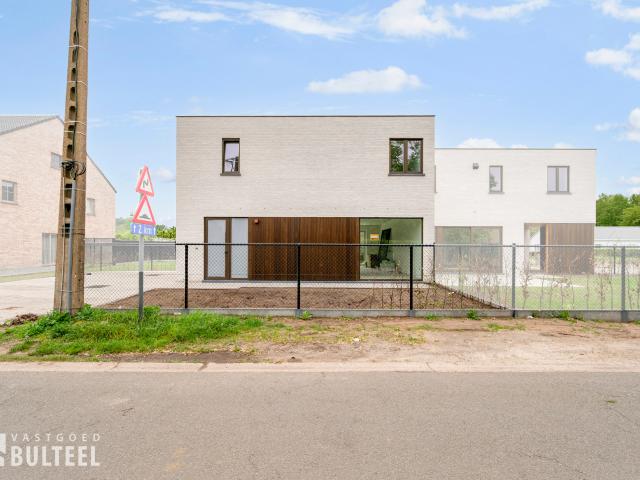 Prachtige nieuwbouwwoning met 3 slaapkamers tuin