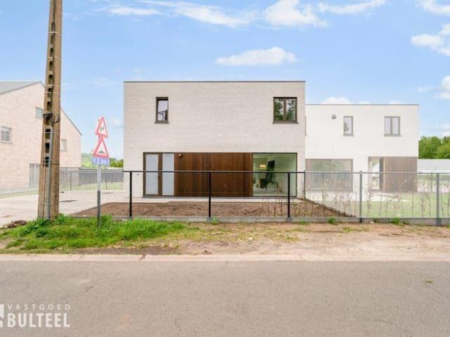 Prachtige nieuwbouwwoning met 3 slaapkamers tuin