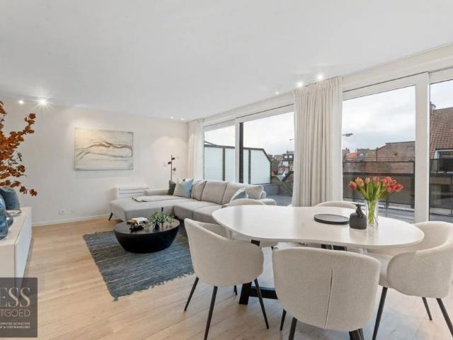 Prachtige penthouse, zijdelings zeezicht & 2 ruime terrassen