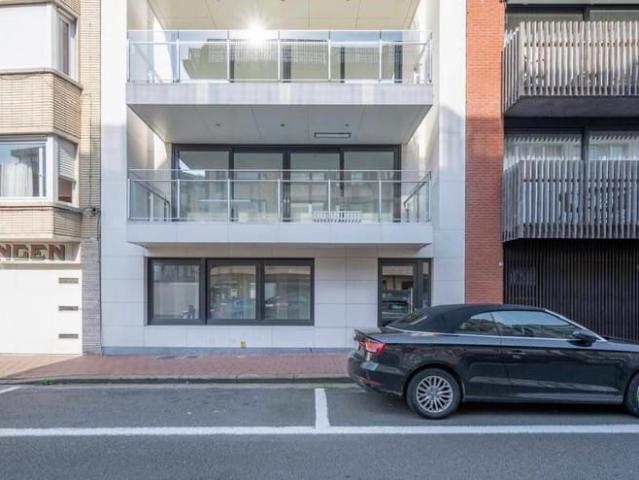 Prachtige, recent 3 slaapkamer gemeubeld tuinappartement