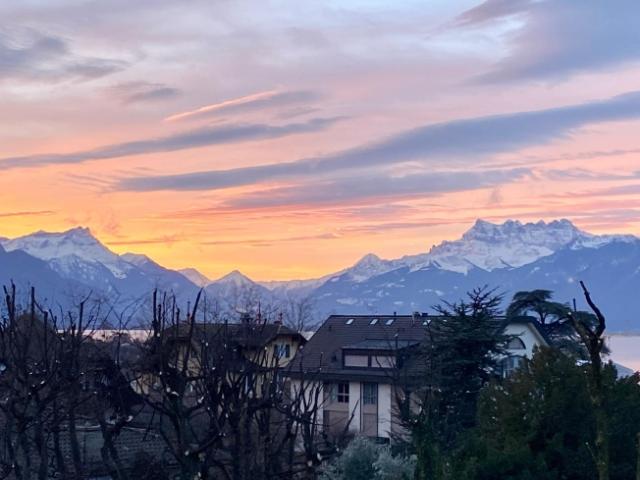Prächtige renovierte 4 Zimmer mit Seeblick und Terrasse