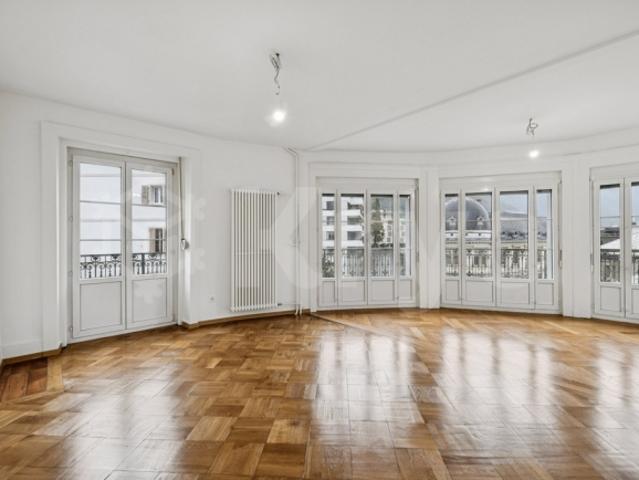 Prächtige renovierte 5 Zimmer Wohnung im Herzen von Montreux