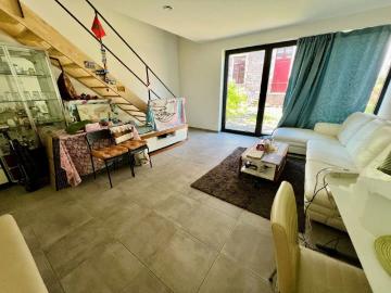Prachtige rijwoning in centrum met 2 slpks en terras
