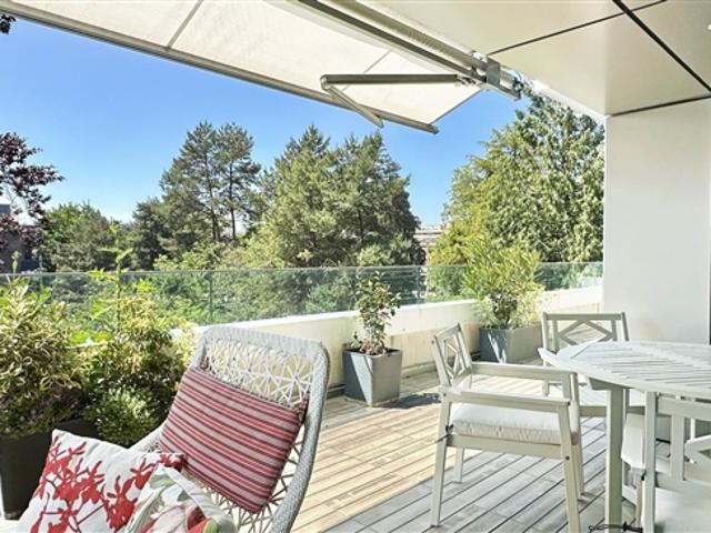Prächtige Wohnung mit Terrasse und Blick im 5. Stock