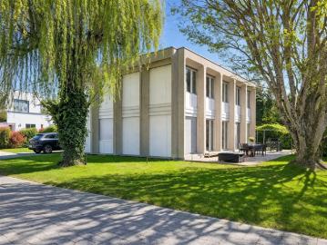 Wunderschöne Architektenvilla in einer grünen Umgebung