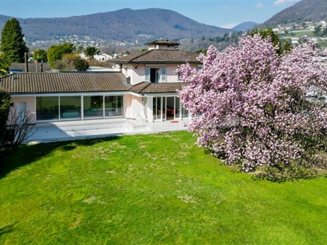 Villa Magnolia Wunderschöne Villa am See in Magliaso