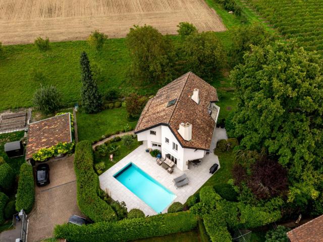 Prächtige Villa auf den Höhen von Nyon