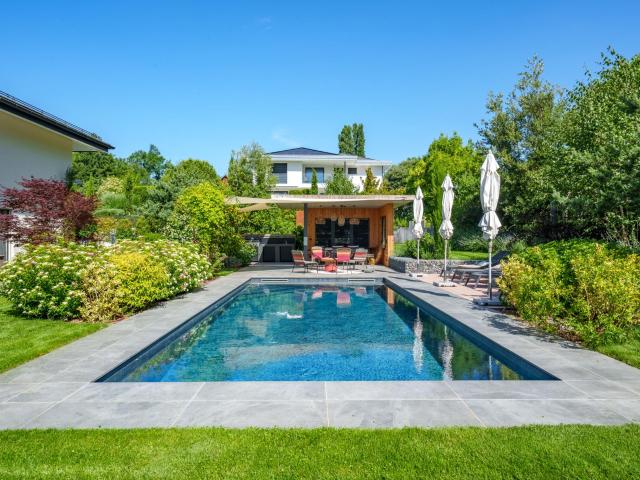 Prächtige Villa mit Pool in Chigny bei Morges