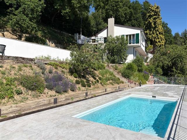 Prächtige Villa mit Pool in Epalinges