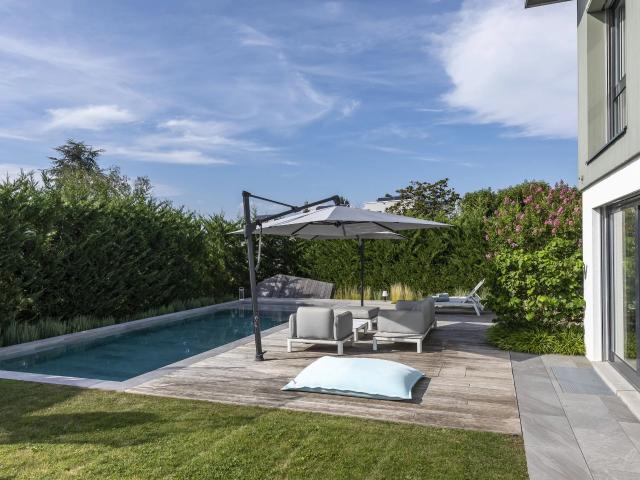 PRÄCHTIGE VILLA MIT POOL, VÉSENAZ