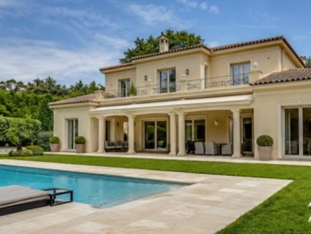 Prächtige Villa mit 10 Zimmern und 6 Schlafzimmern – Garten mit Schwimmbad