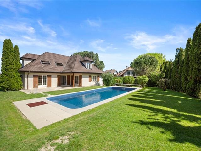 Prächtige Villa mit 6,5 Zimmern in Commugny mit Schwimmbad