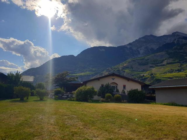 Prächtige Villa zum Verkauf in Vétroz