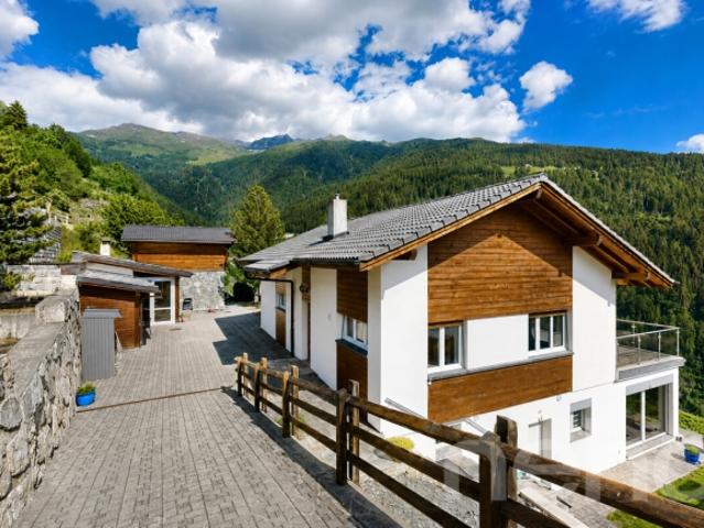 Prächtiges Anwesen mit Panoramablick in Mase