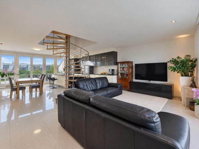 Prächtiges Duplex Penthouse mit 79 m² Terrassen in Petit Saconnex