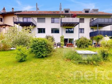 Prächtiges Doppelhaus mit Terrasse und privatem Garten