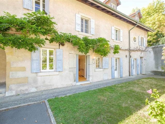 Prächtiges Dorfhaus mit PSA Garten