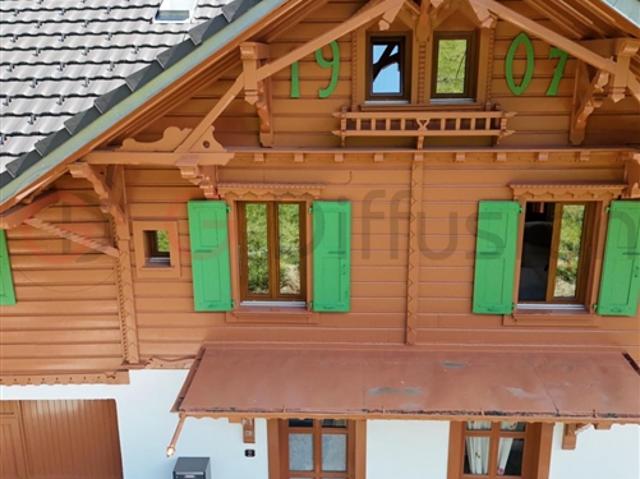 Prächtiges freistehendes Haus mit 2 Wohnungen zum Verkauf in Corbeyrier