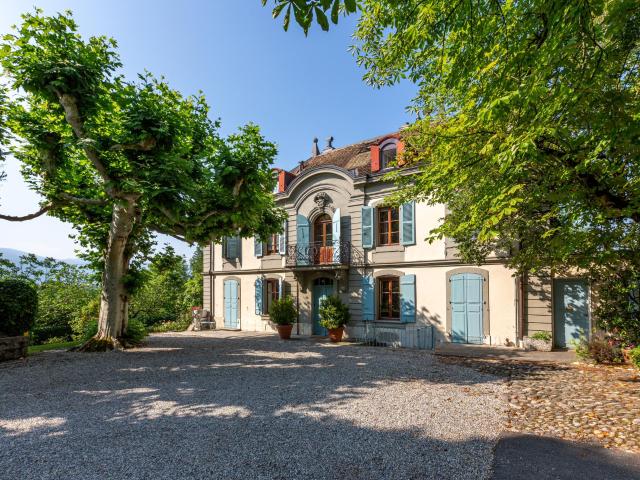 Prächtiges Herrenhaus