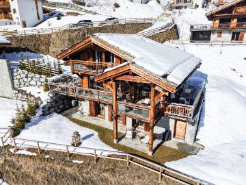 Prächtiges, kürzlich hochrangiges Chalet