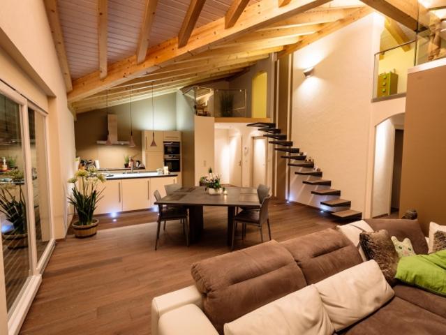 Prächtiges, luxuriöses, möbliertes Doppelhaus Penthouse – 4,5 Zimmer in Champlan
