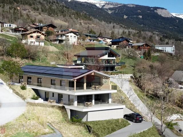 Wunderschönes 4,5 Zimmer Attikageschoss mit grosser Terrasse und freiem Blick in Luc Ayent