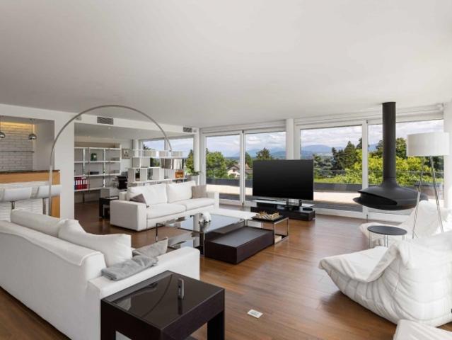 12 Room villa
