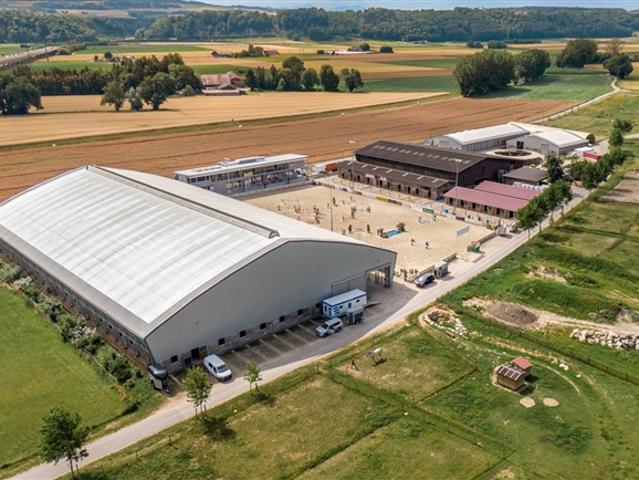 Prächtiges Reitzentrum mit professionellen Einrichtungen