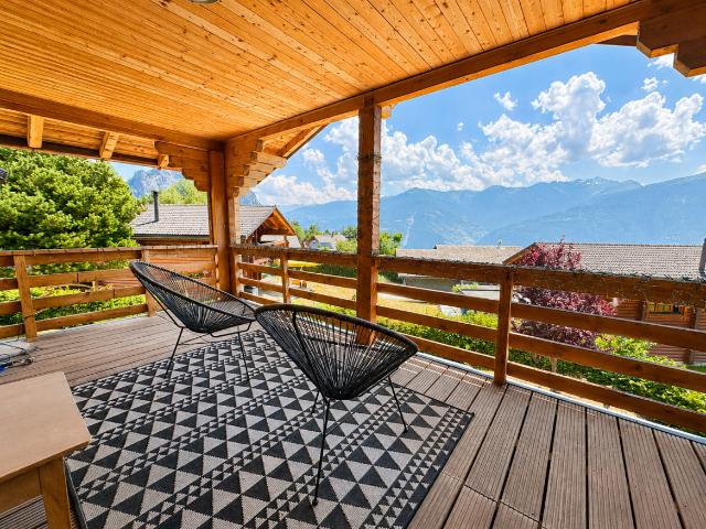 PRÄCHTIGES RENOVIERTES CHALET – ZWEITWOHNSITZ UND VERKAUF AN AUSLÄNDER ERLAUBT