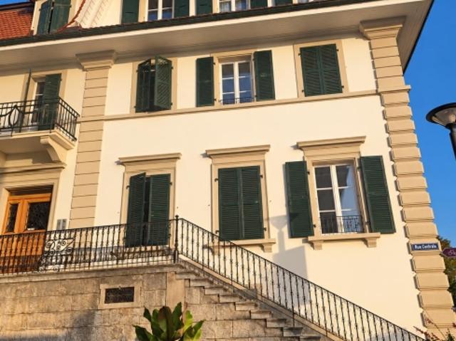 Prächtiges 3 Zimmer Doppelhaus im 2. Stock – Centre d'Avenches mit Blick auf die Arena