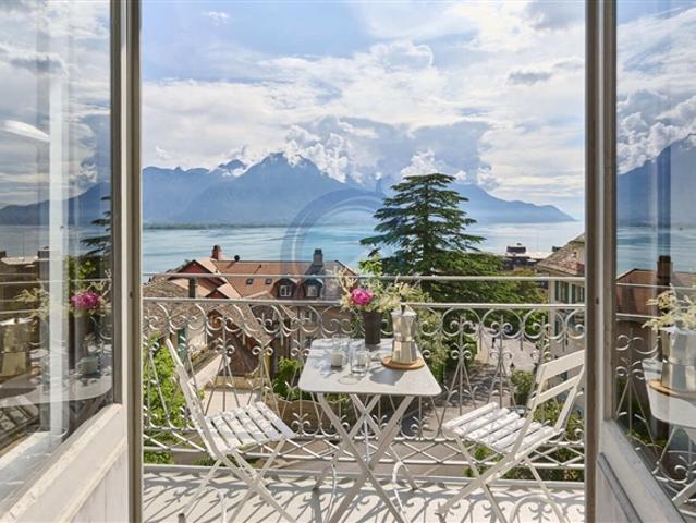 PRÄCHTIGES 7,5 ZIMMIGES APARTMENT MIT SEEBALKON