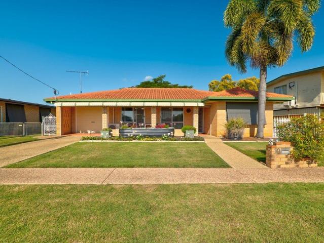 Gatton Brick home Sweet Location !