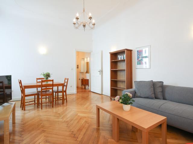Practical and spacious 3 room apartment between Lietzensee and ICC in Charlottenburg